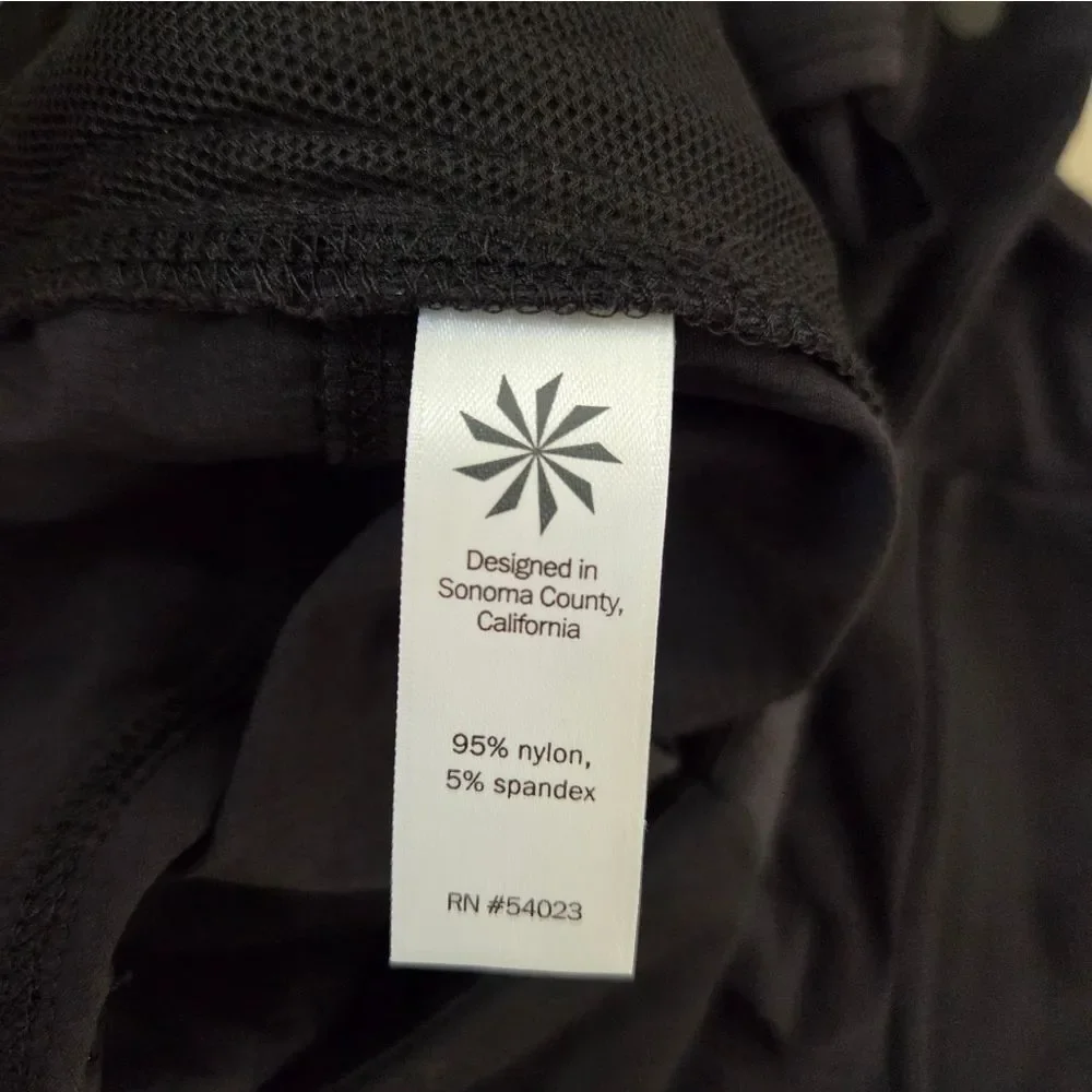 Athleta Cargo Trekkie Shorts Sz 6 - Picture 8 of 9